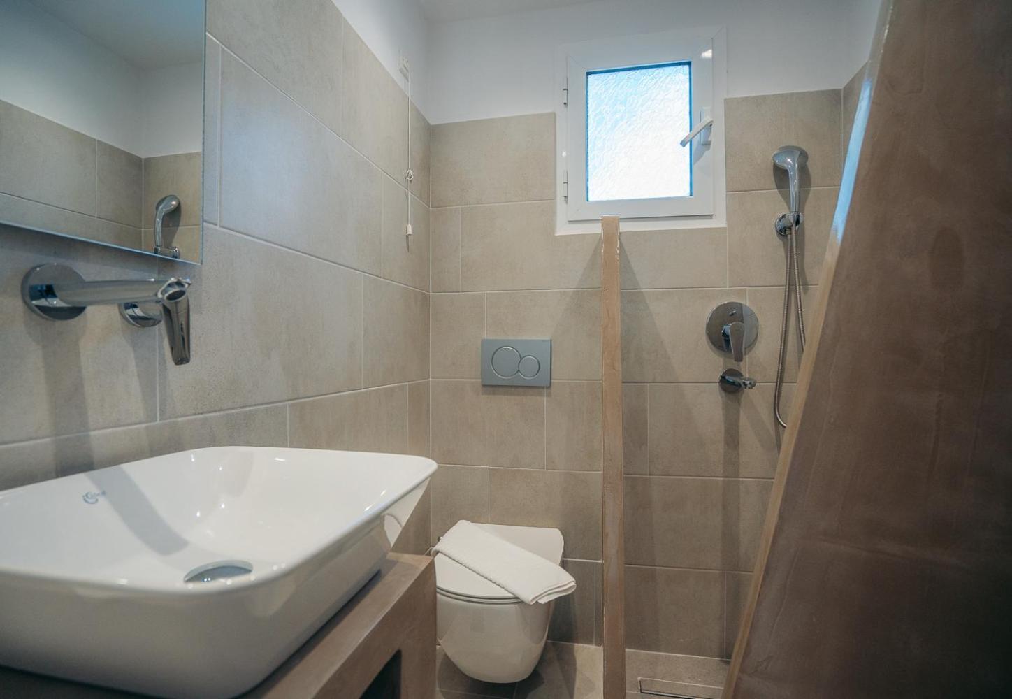 Aeolos Apartments 56/60