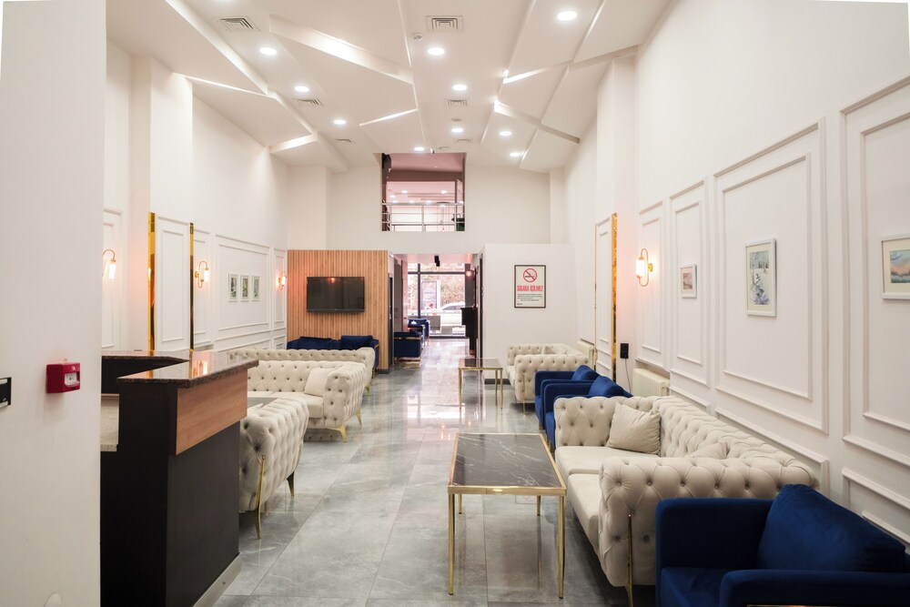 Leons Hotel 35/50