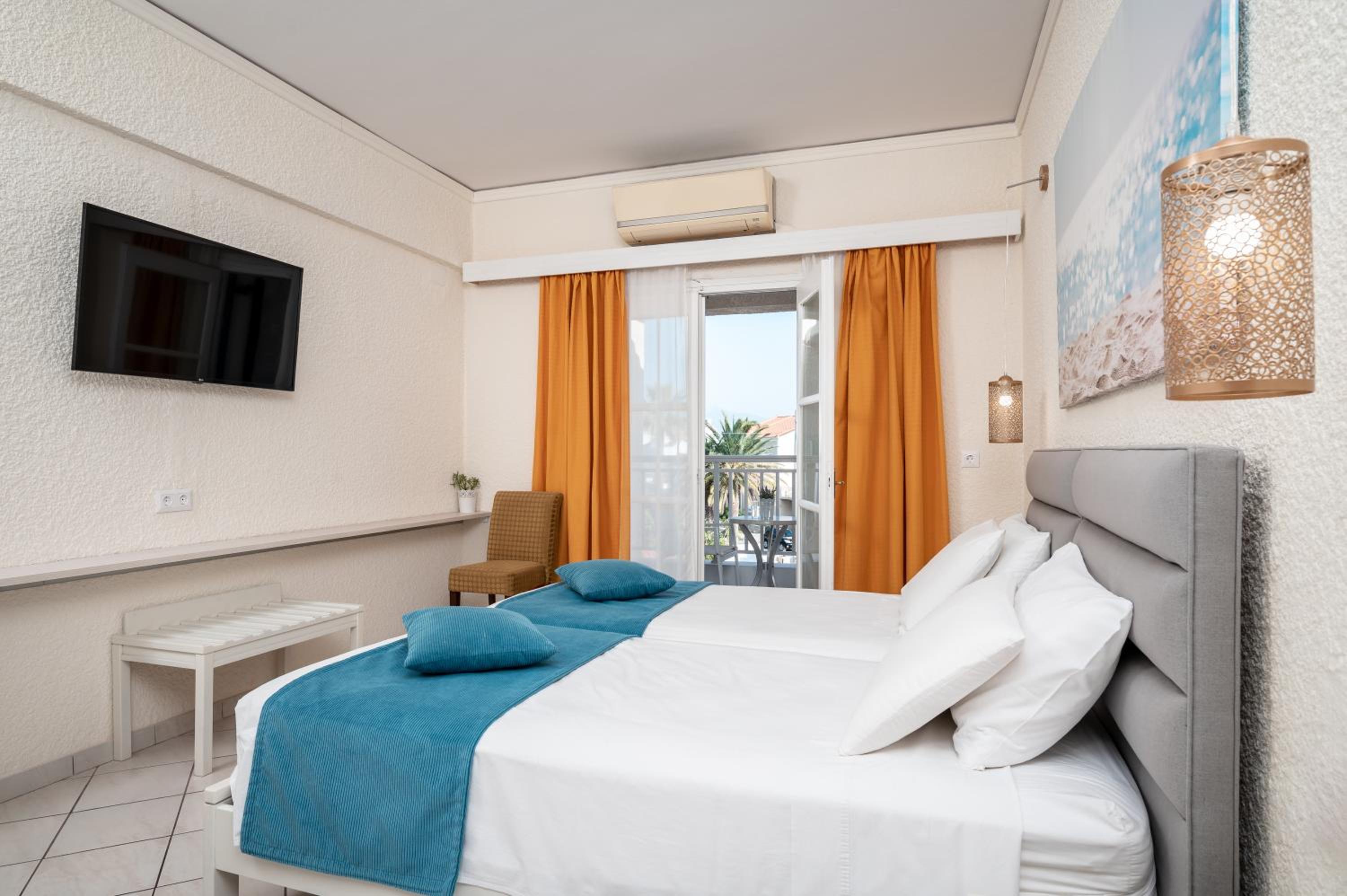 استوديو، Hydrele Beach 3/8