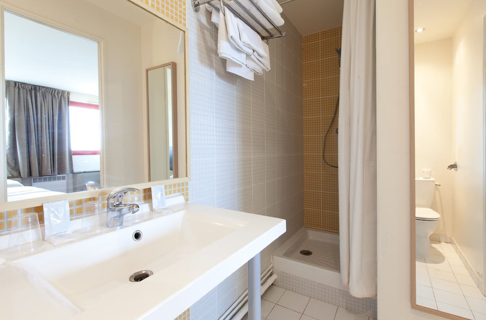 Orly Superior Hotel 16/57