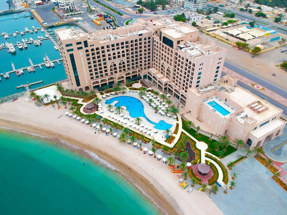 Al Bahar Hotel & Resort in FUJAIRAH