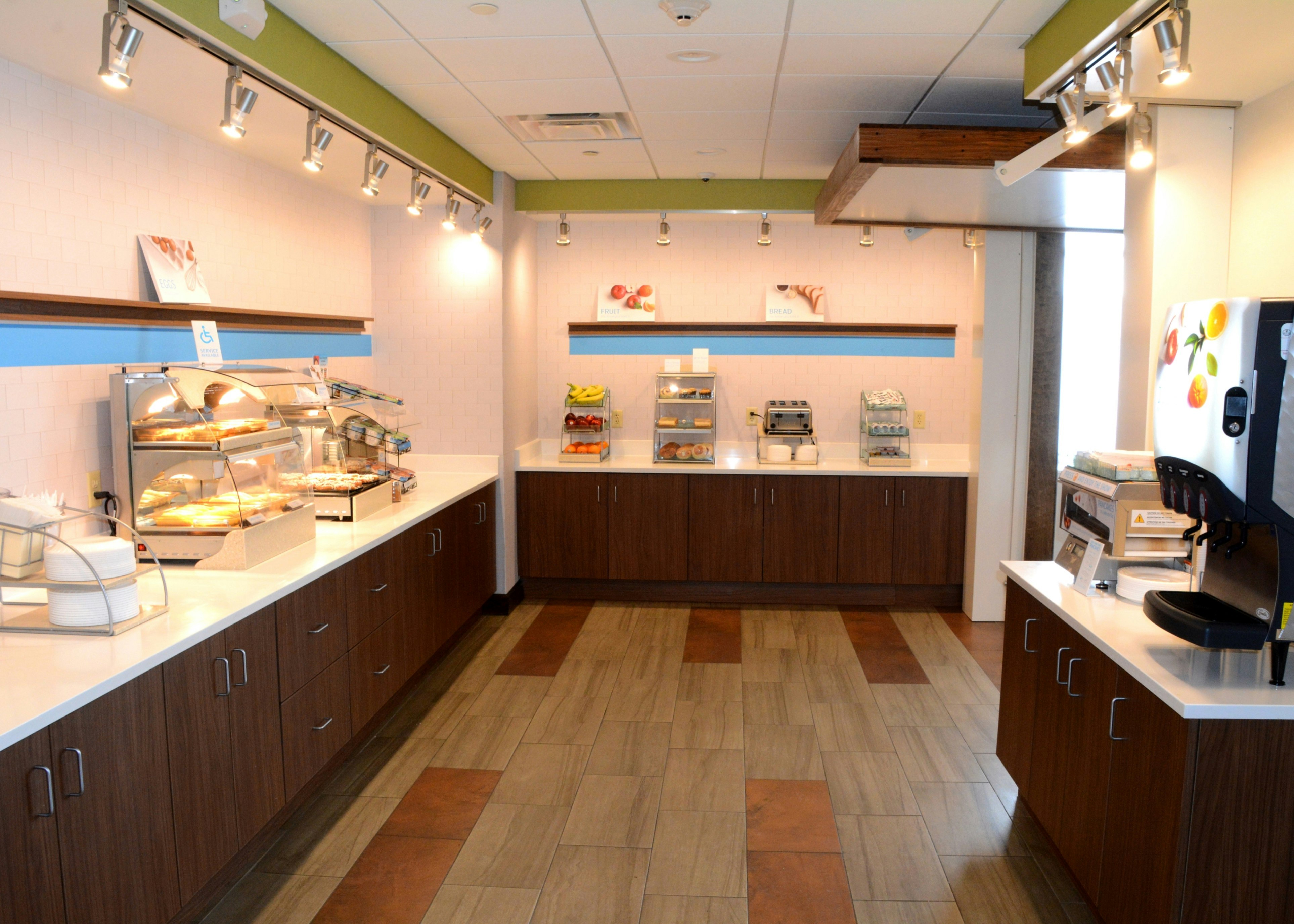 Holiday Inn Express Suites Pittsburgh Monroeville 10/49