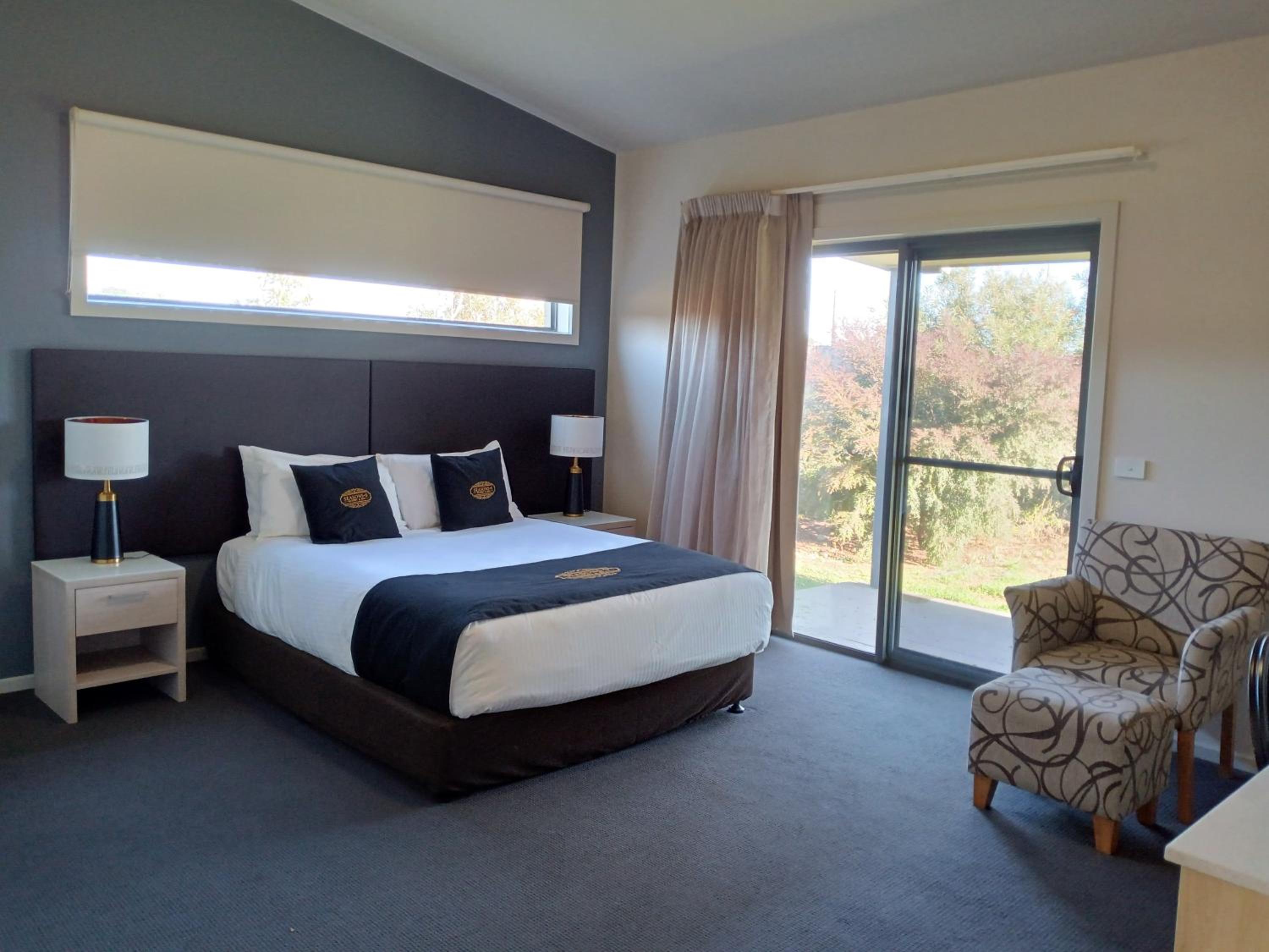 2 Bedrooms, Suite