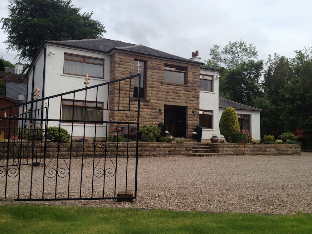 Westcourt Guest House 65/72