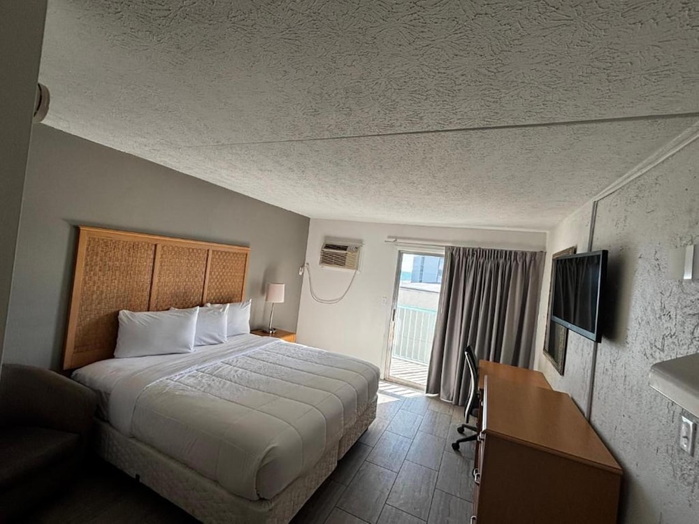 Southern Breeze Oceanfront 24/61
