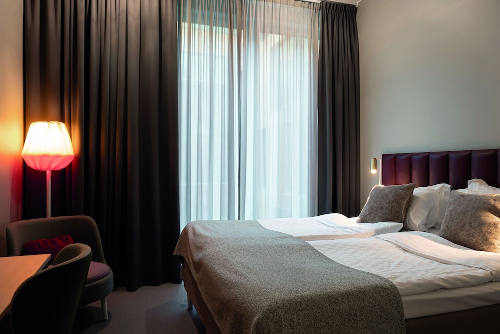 Elite Hotel Academia 38/65