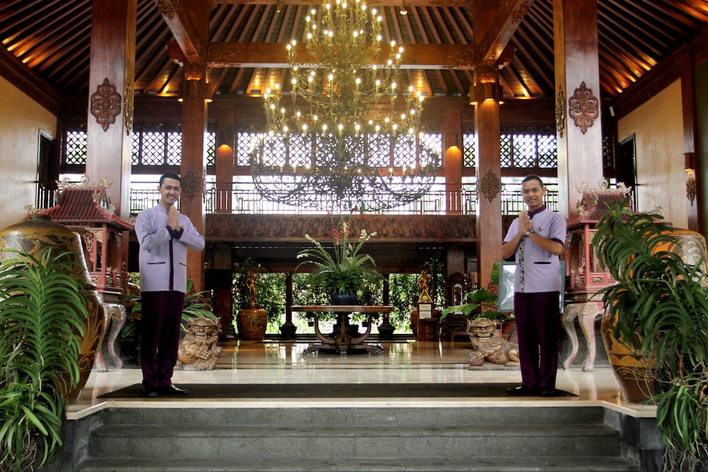 Laras Asri Resort And Spa 3/66