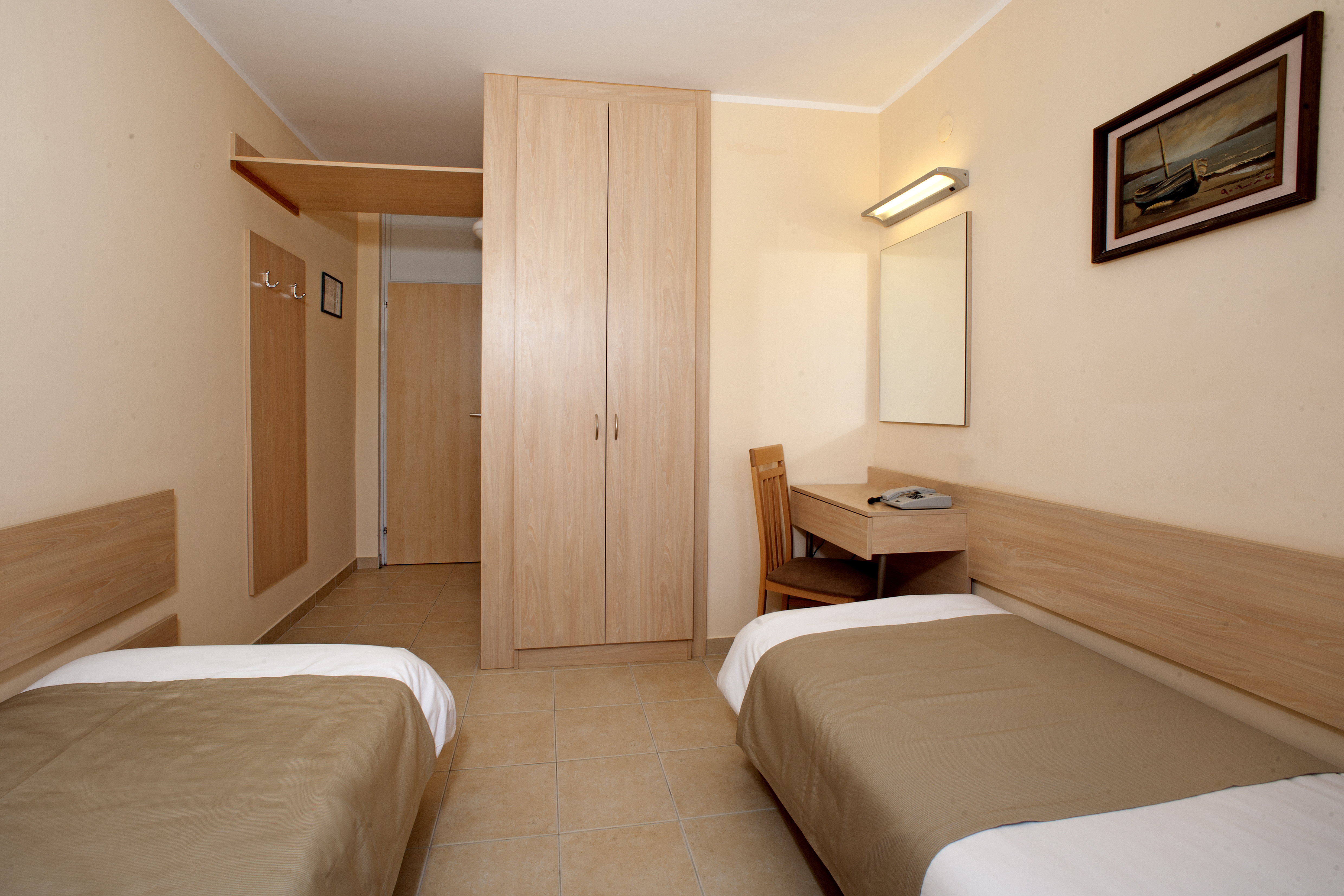 Economy, Single, French Bed, Park Side