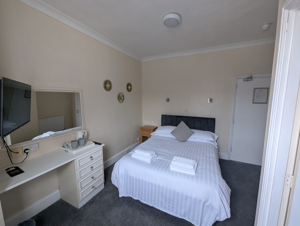 The Bell Hotel 16/48