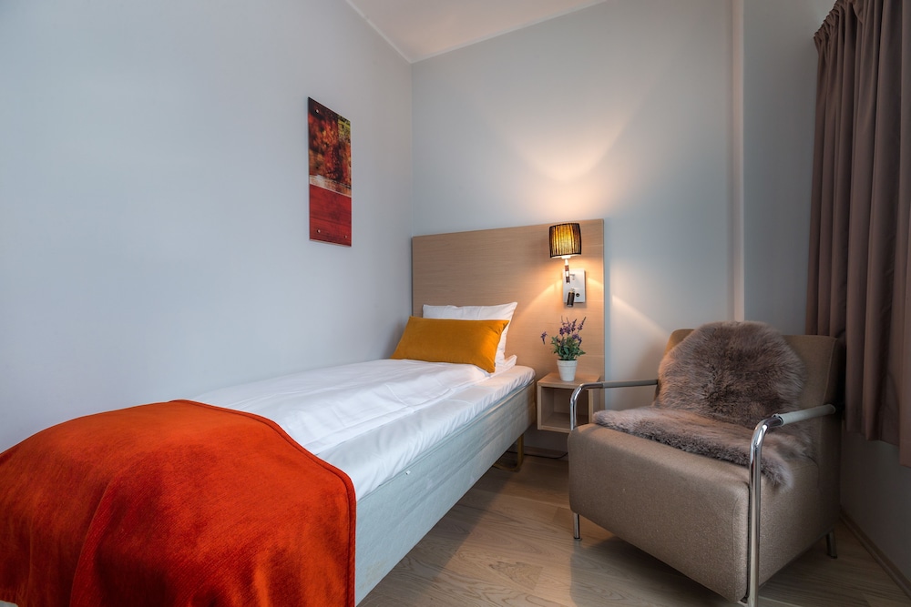 Enter City Hotel 17/50