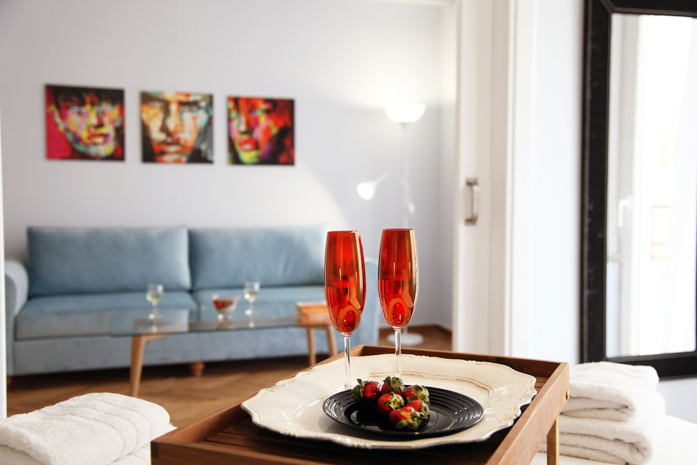 Hellenic Hospitality House 32/50