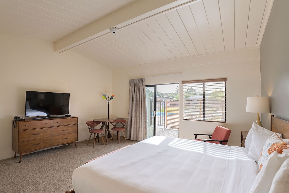Contenta Inn 32/66