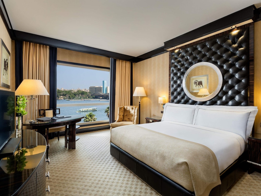 DELUXE, RIVER VIEW