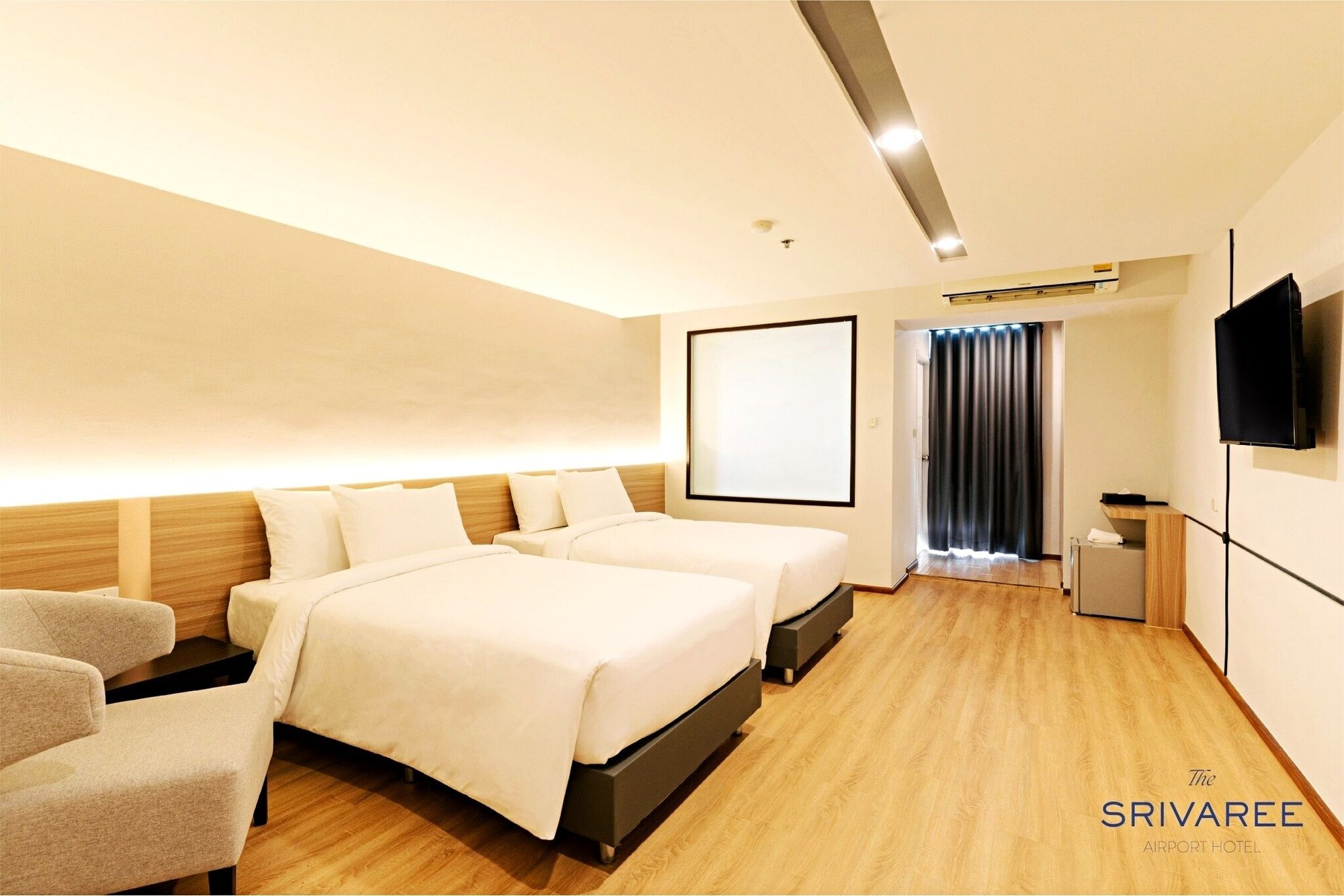DELUXE, TWIN BEDS