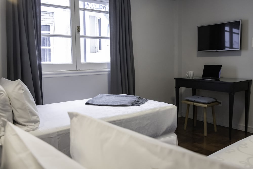 Carsson Hotel 16/67