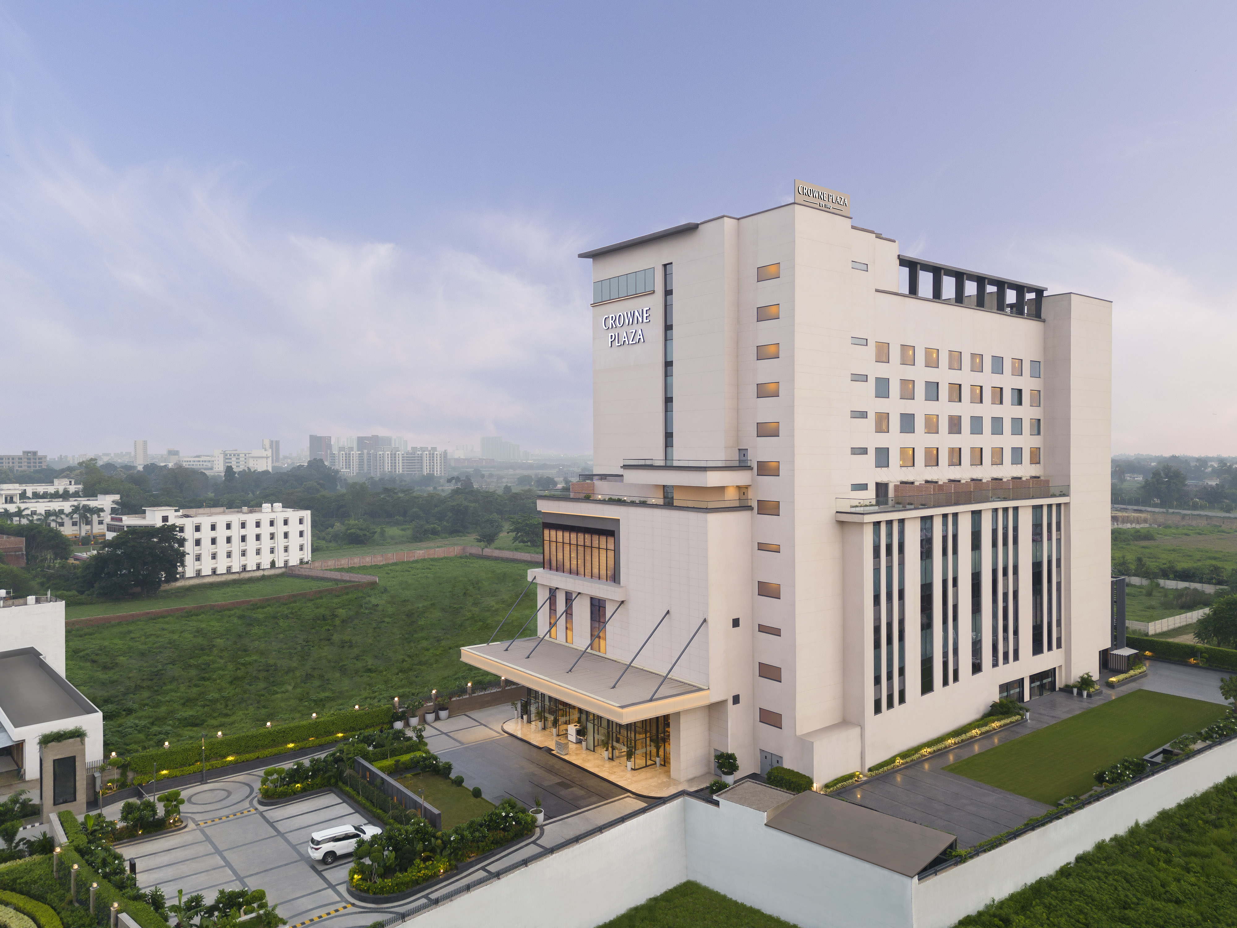 Crowne Plaza Lucknow 3/50