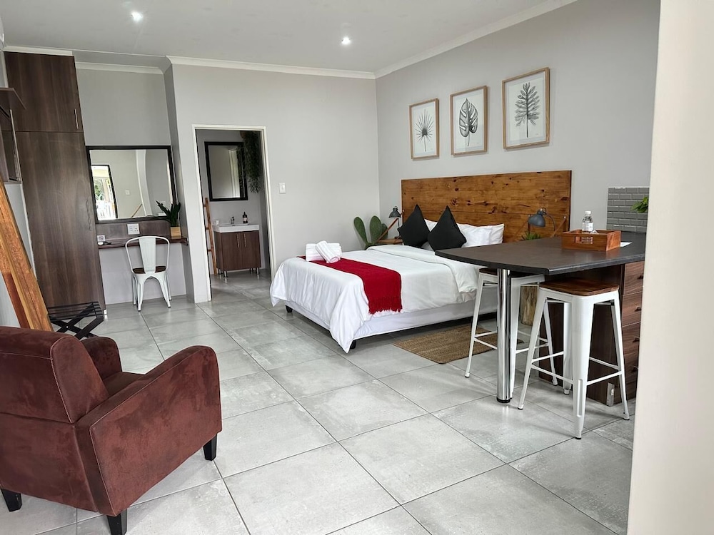 The Maxton Boutique Hotel 12/45