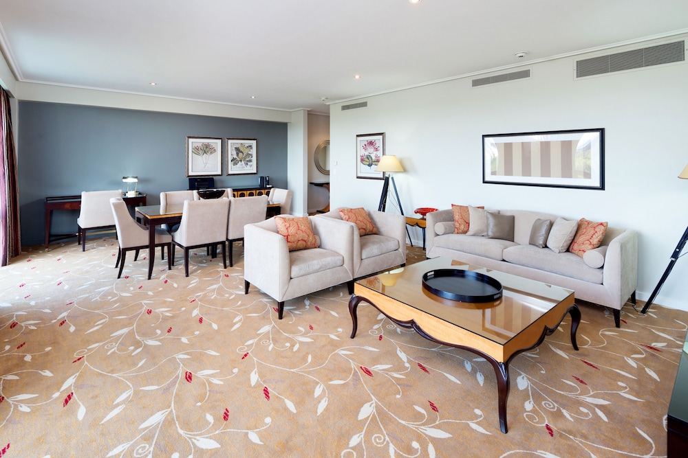 Royal on the Park Hotel and Suites 30/57