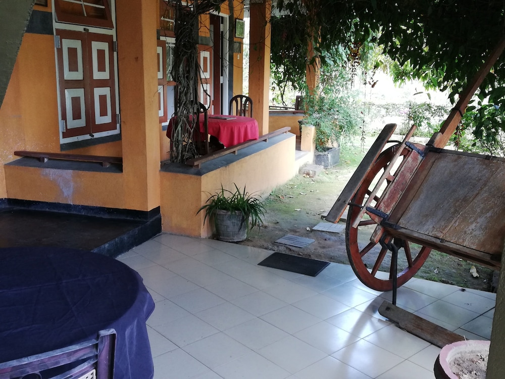 Tea Garden Holiday Inn 27/30