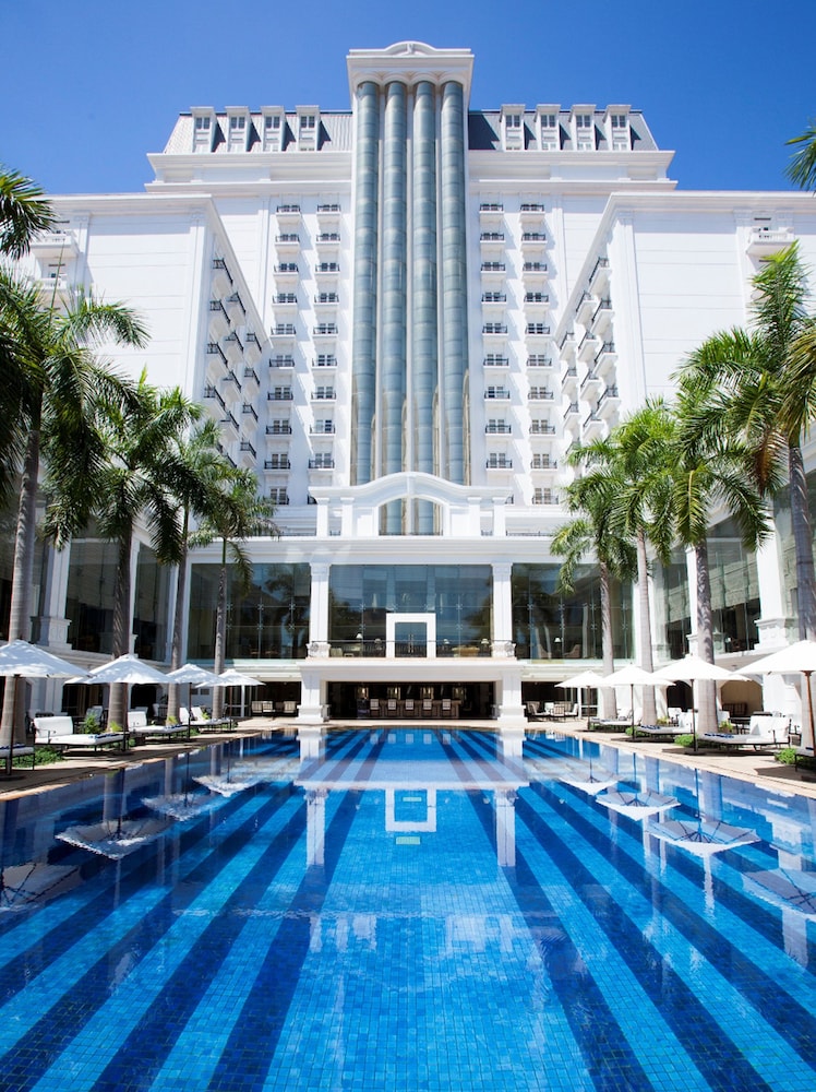Indochine Palace 6/70