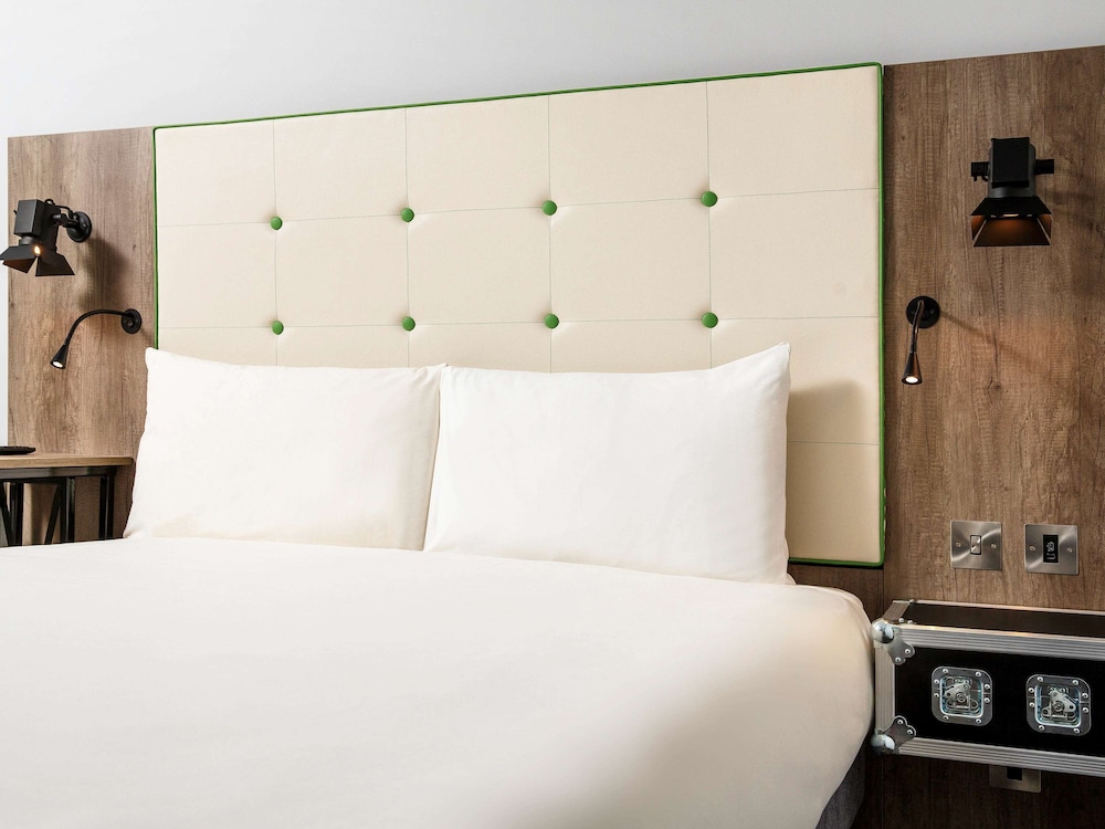 IBIS STYLES LONDON EALING 61/76