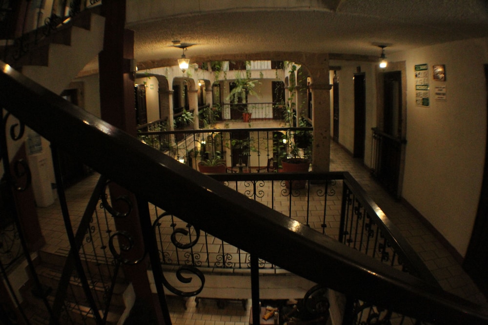 Hotel Don Quijote Plaza 35/58
