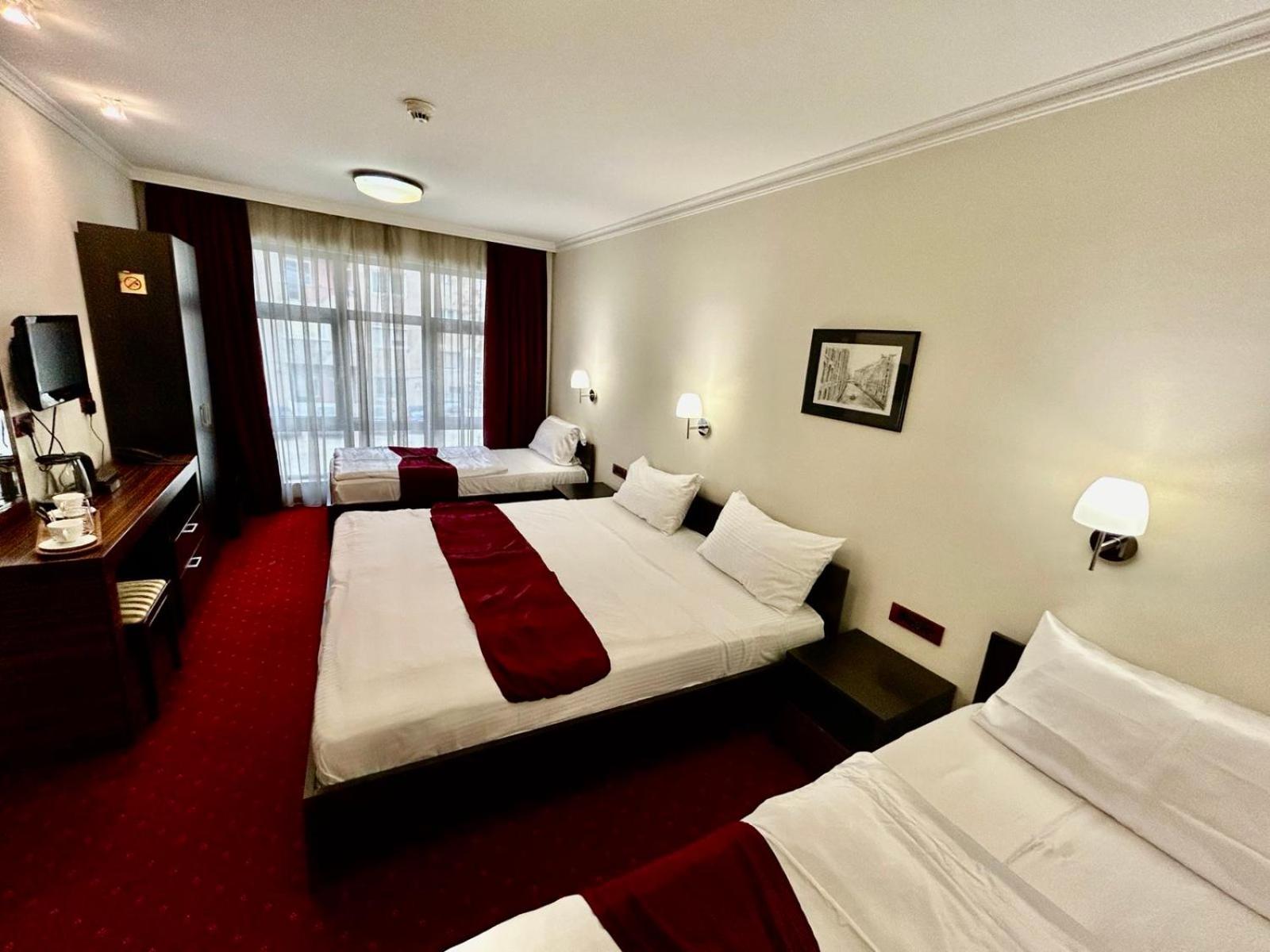 Room at Hotel Hamburg, SKOPJE