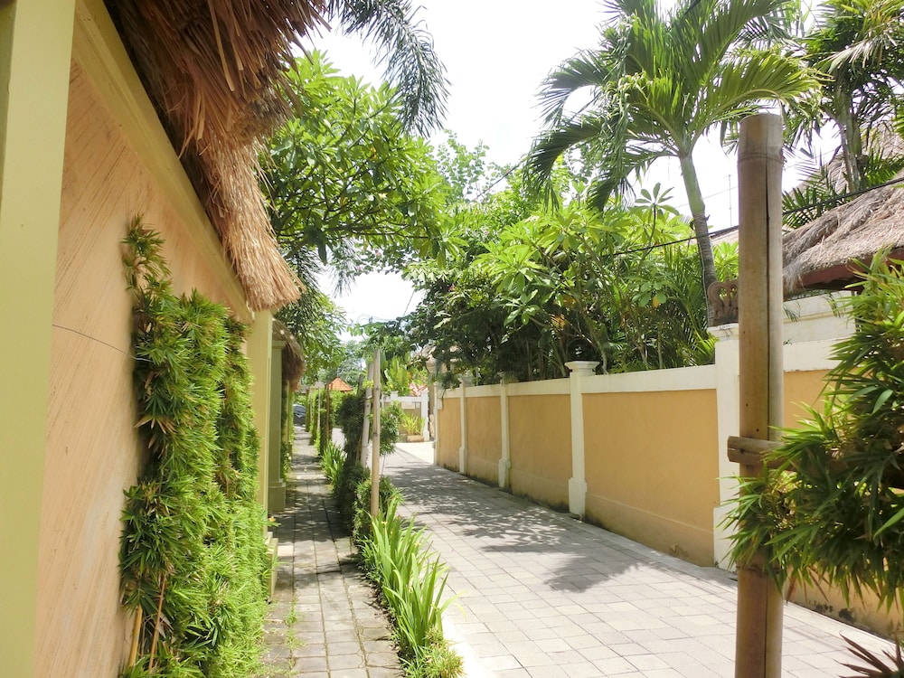 Jas Green Villas And Spa 52/56