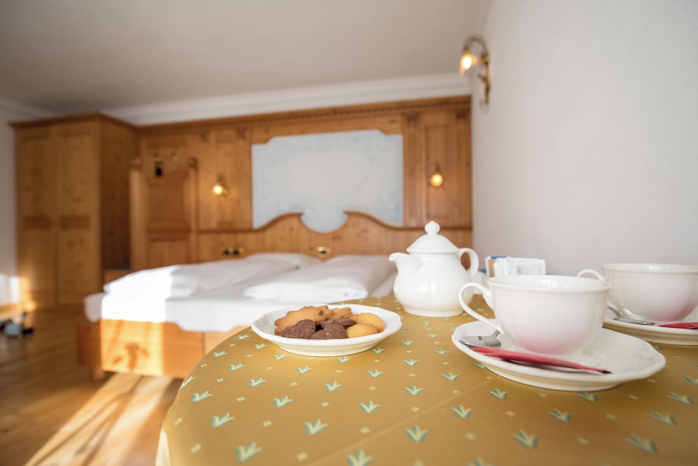 غرفة عائلية رباعية بسريرين منفصلين، Hotel Chalet all Imperatore 3/5