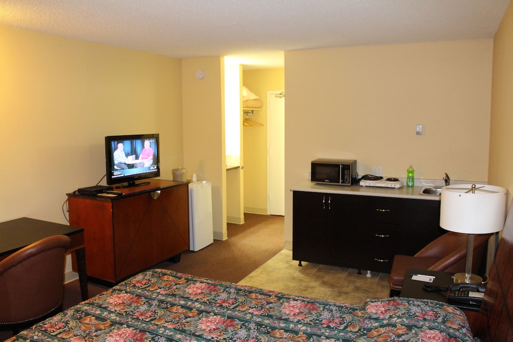 Travelodge by Wyndham Swift Current 9/53