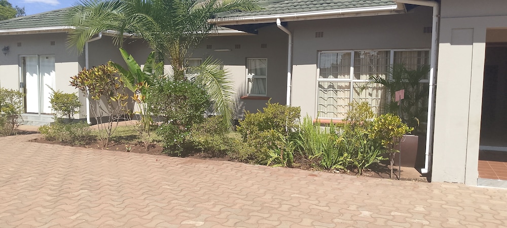 Cypress Executive Lodge 23/26