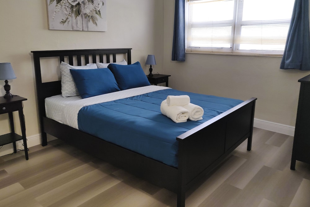 Sunny Isles Apartments 45/73