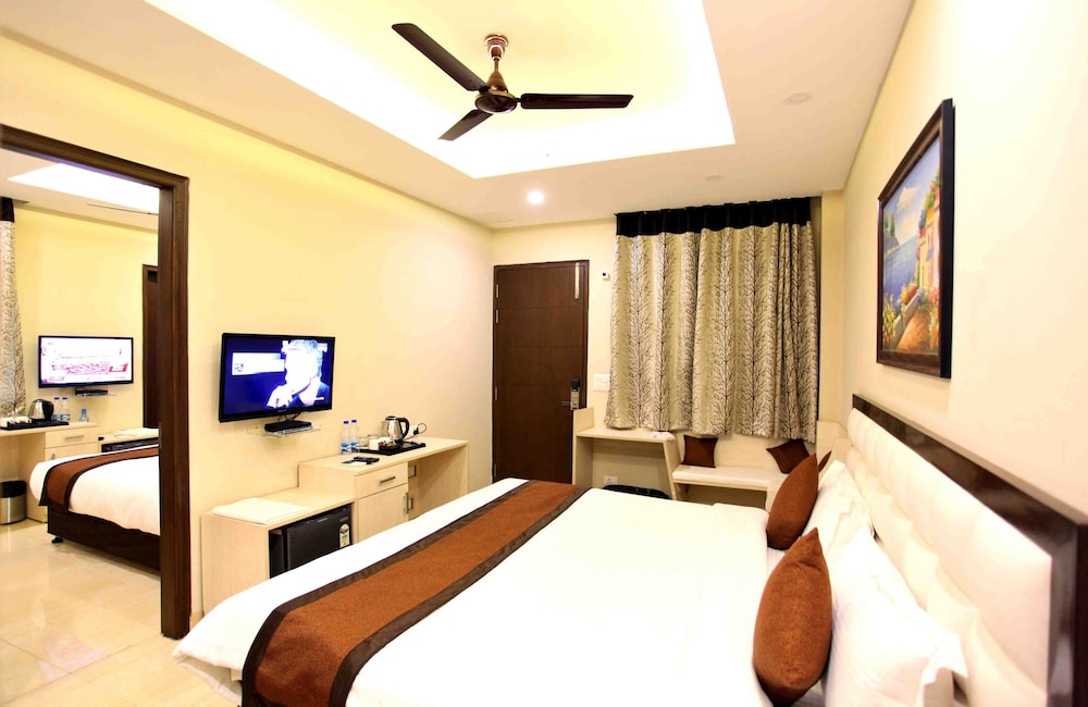 Nirvana Suites 24/50