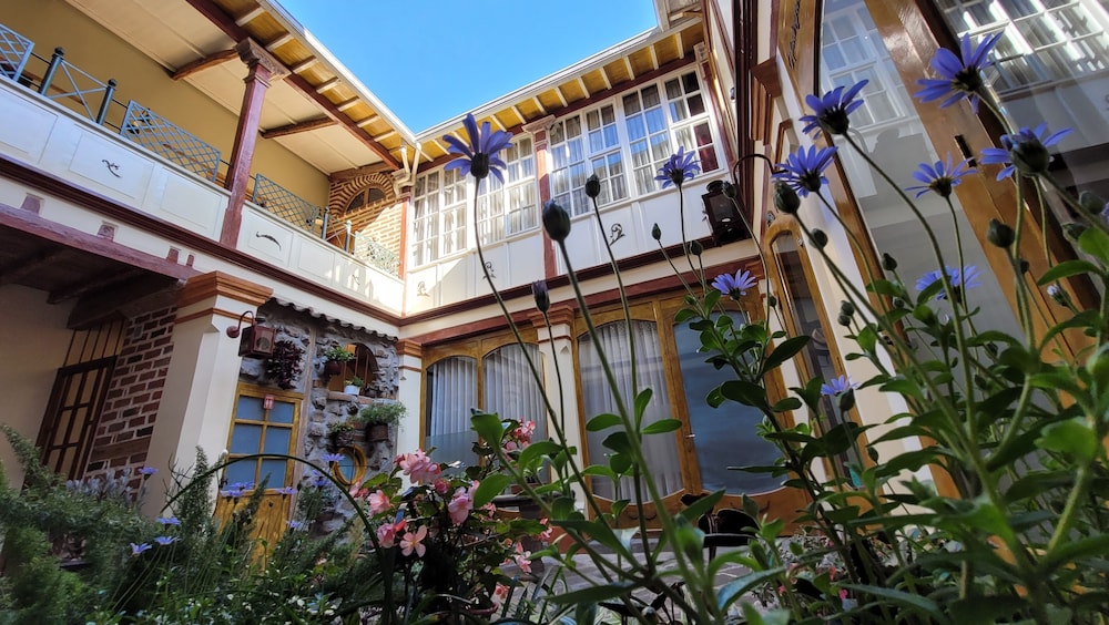Old Town Quito Suites, Apartments & Boutique hotel 3/50