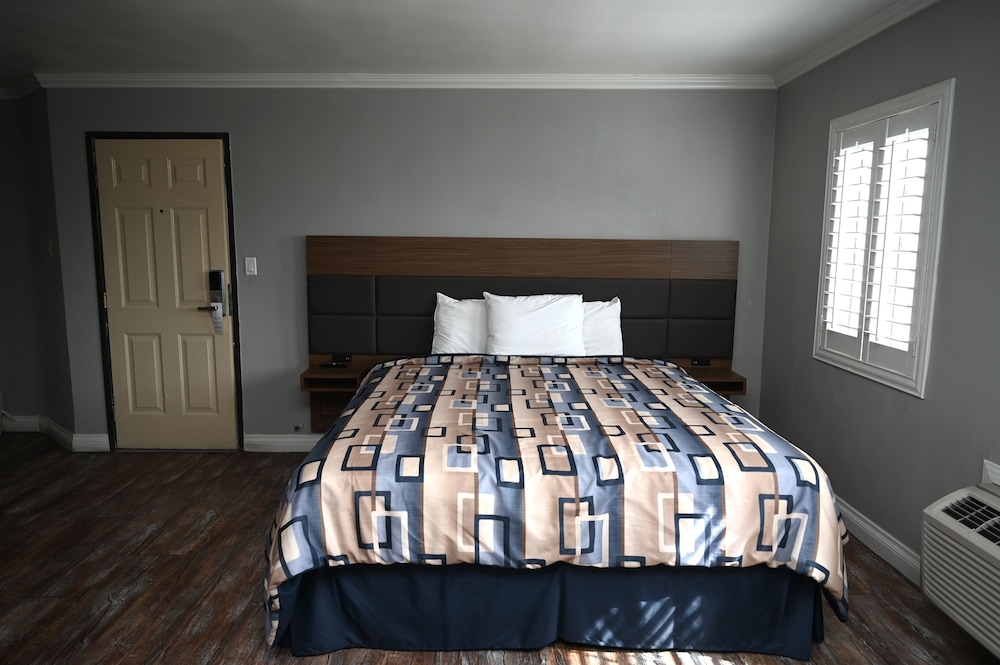 Hollywood Stars Inn 25/63