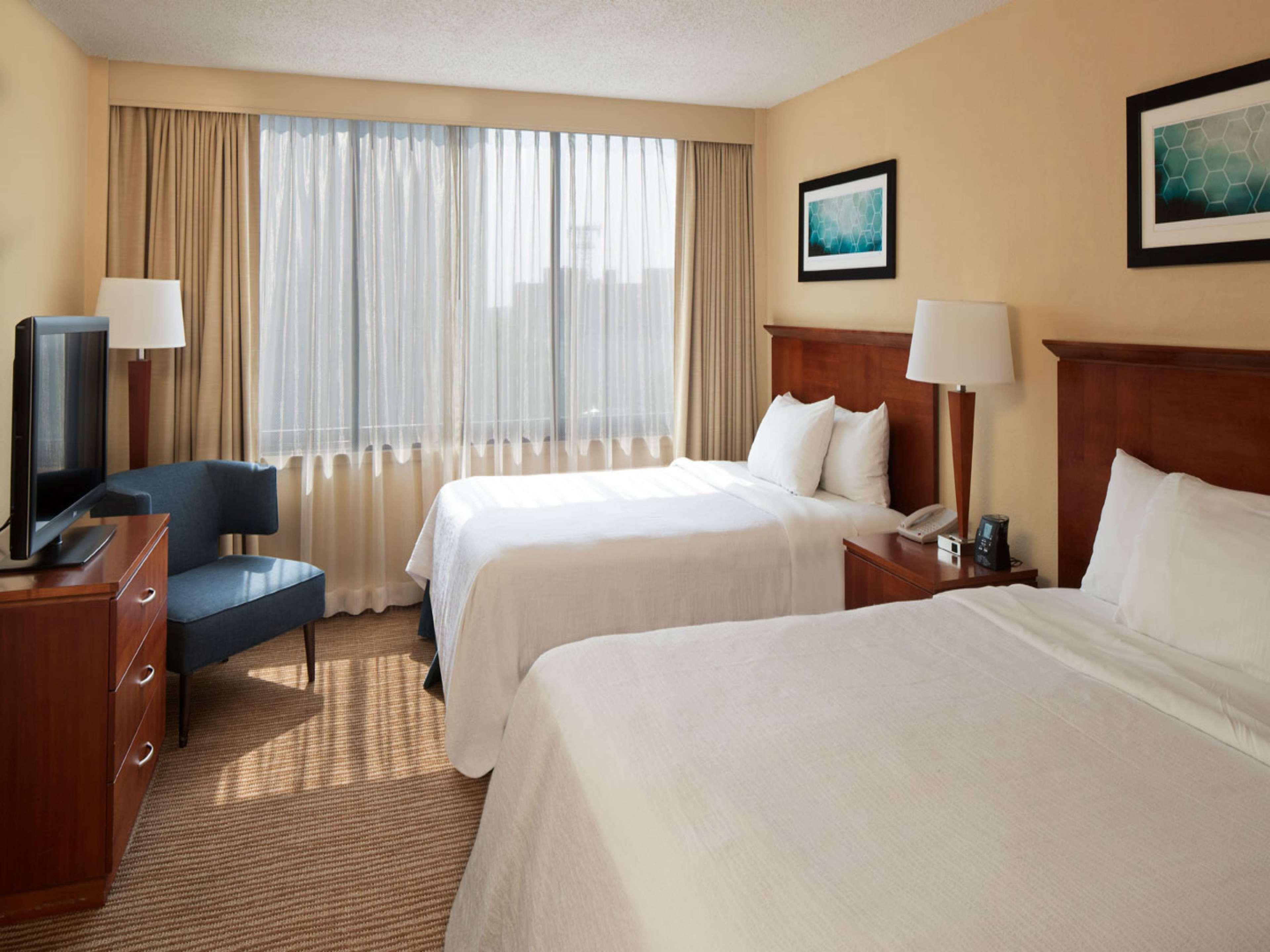2 BEDROOMS, SUITE, KING BED, 2 QUEEN BEDS, 2 BATHROOMS