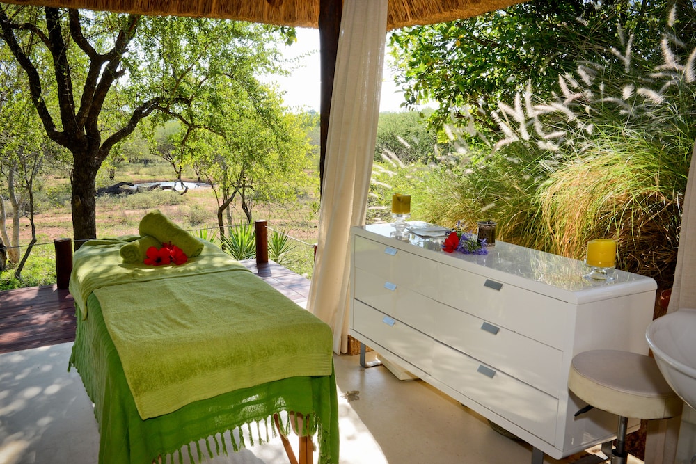 Khaya Ndlovu Manor House 43/72