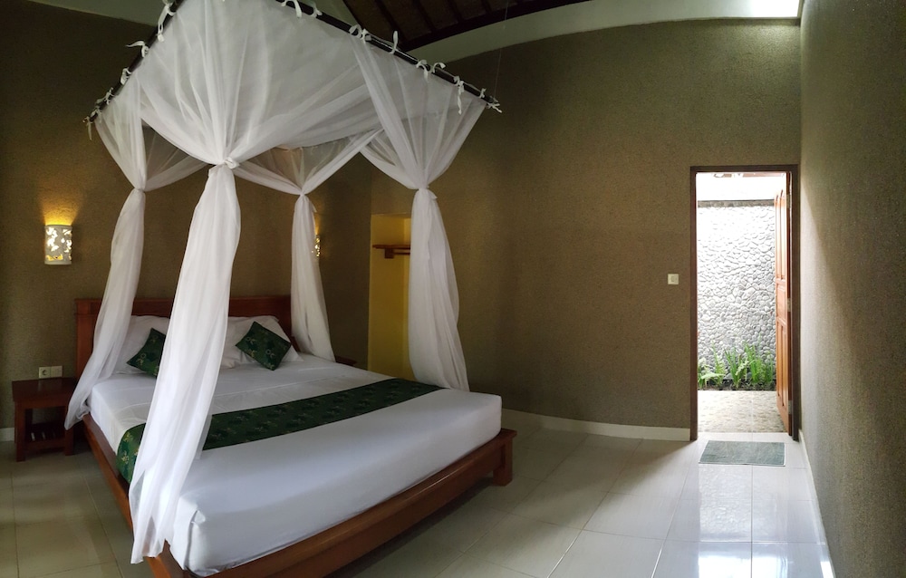 Mango Tree Inn 11/47
