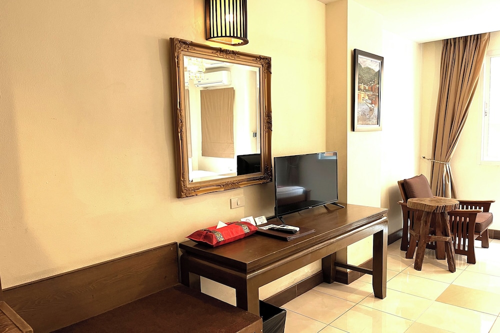 Aiyaree Place Hotel 49/75