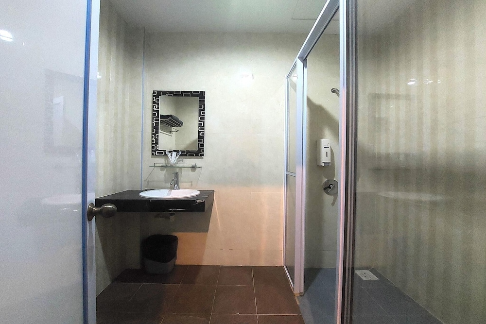 D'MERLION HOTEL 40/55