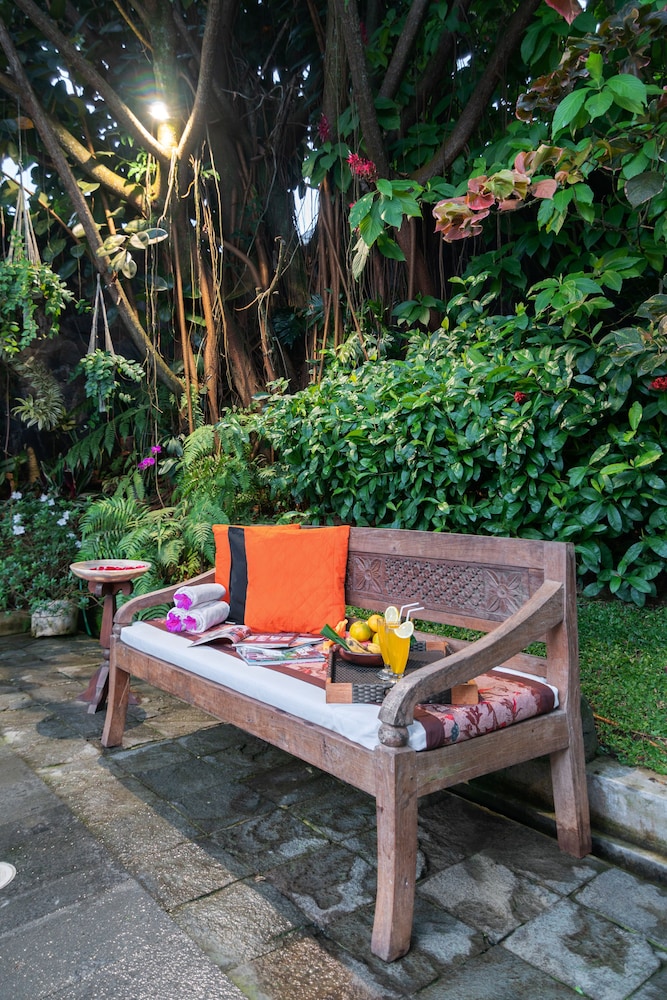 Villa Mulyono 25/28