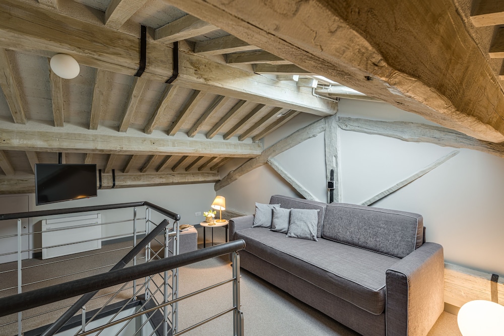 Palazzo Dipinto 31/50