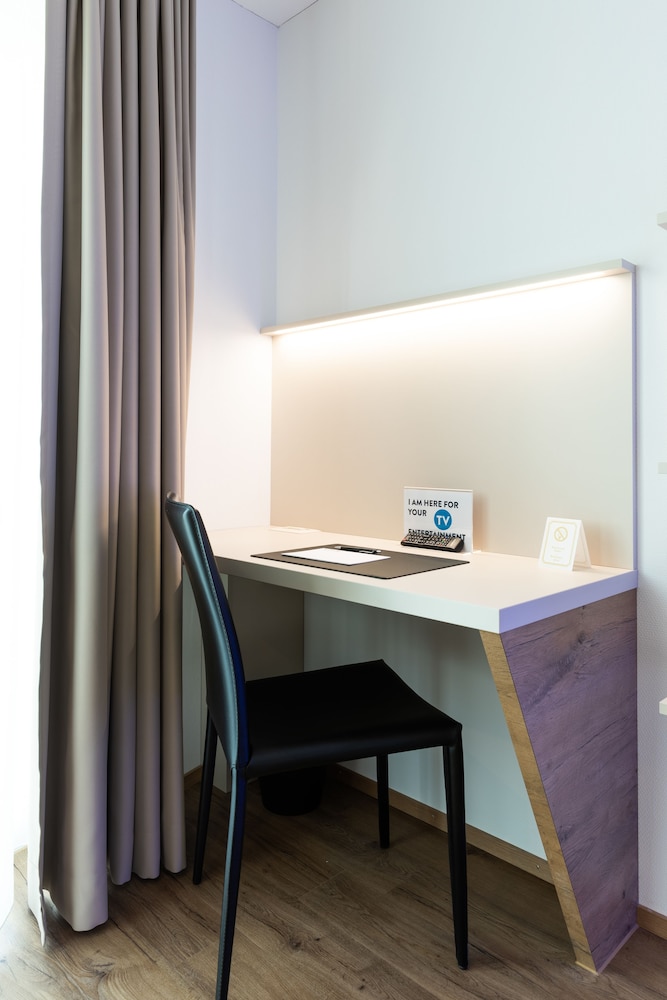 Jet Hotel Zurich Airport 39/45