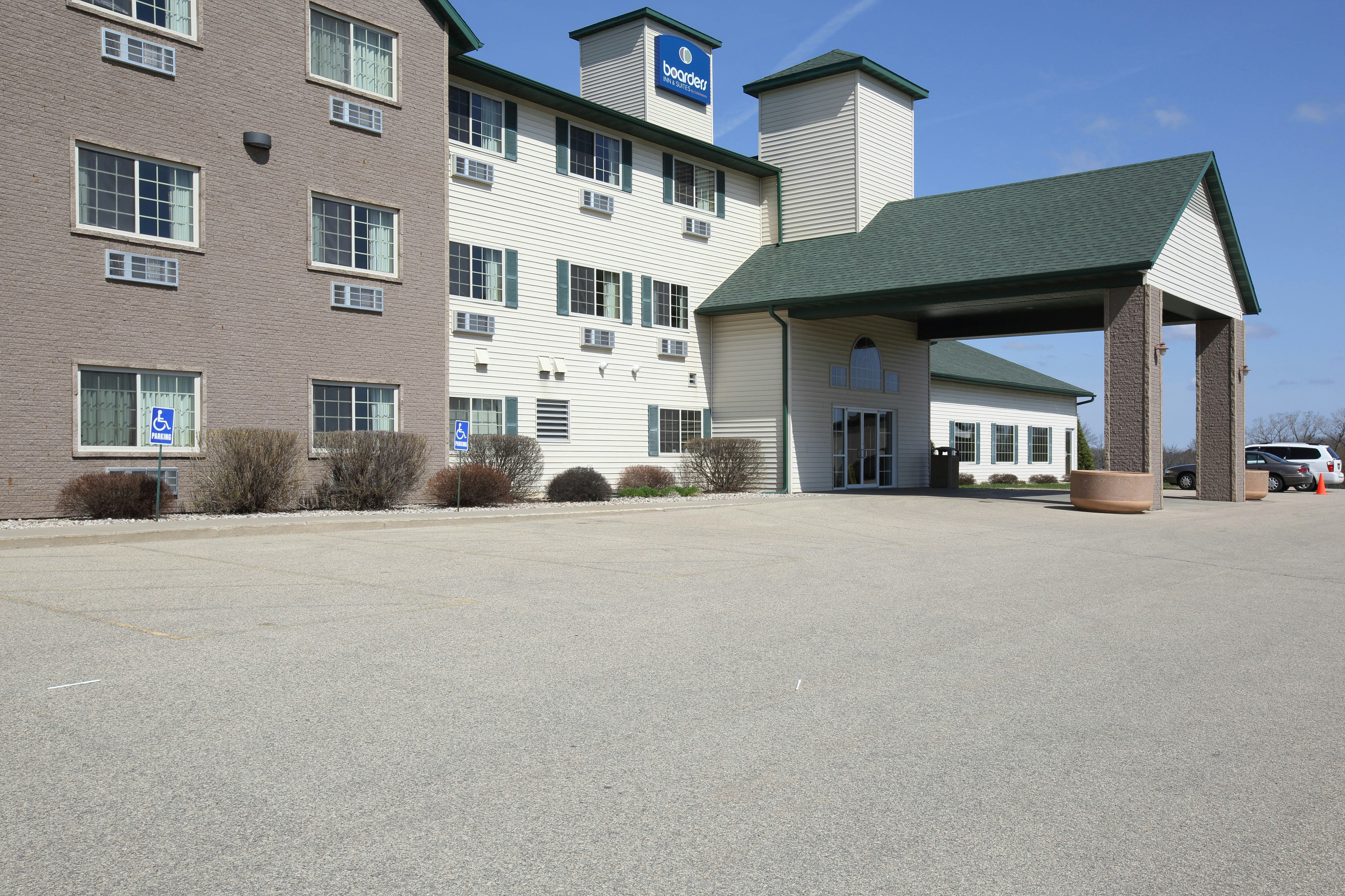 Boarders Inn Amp Suites 61/63