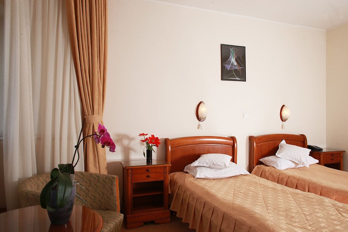 غرفة بسريرين منفصلين، Hotel Moldova 2/8