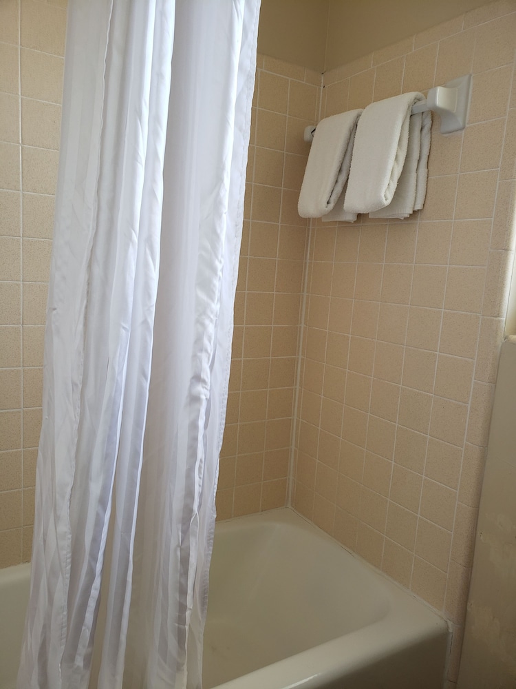 Studio 1 Motel 50/50