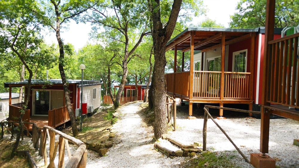 Camping Villaggio Cerquestra 35/50