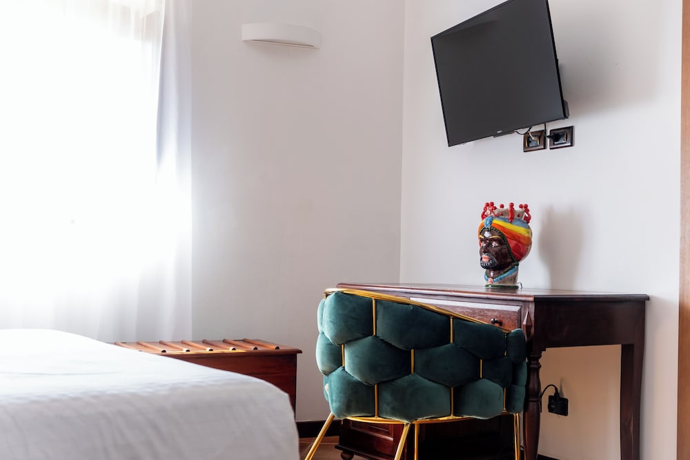 GRAND HOTEL LA BATIA 39/60