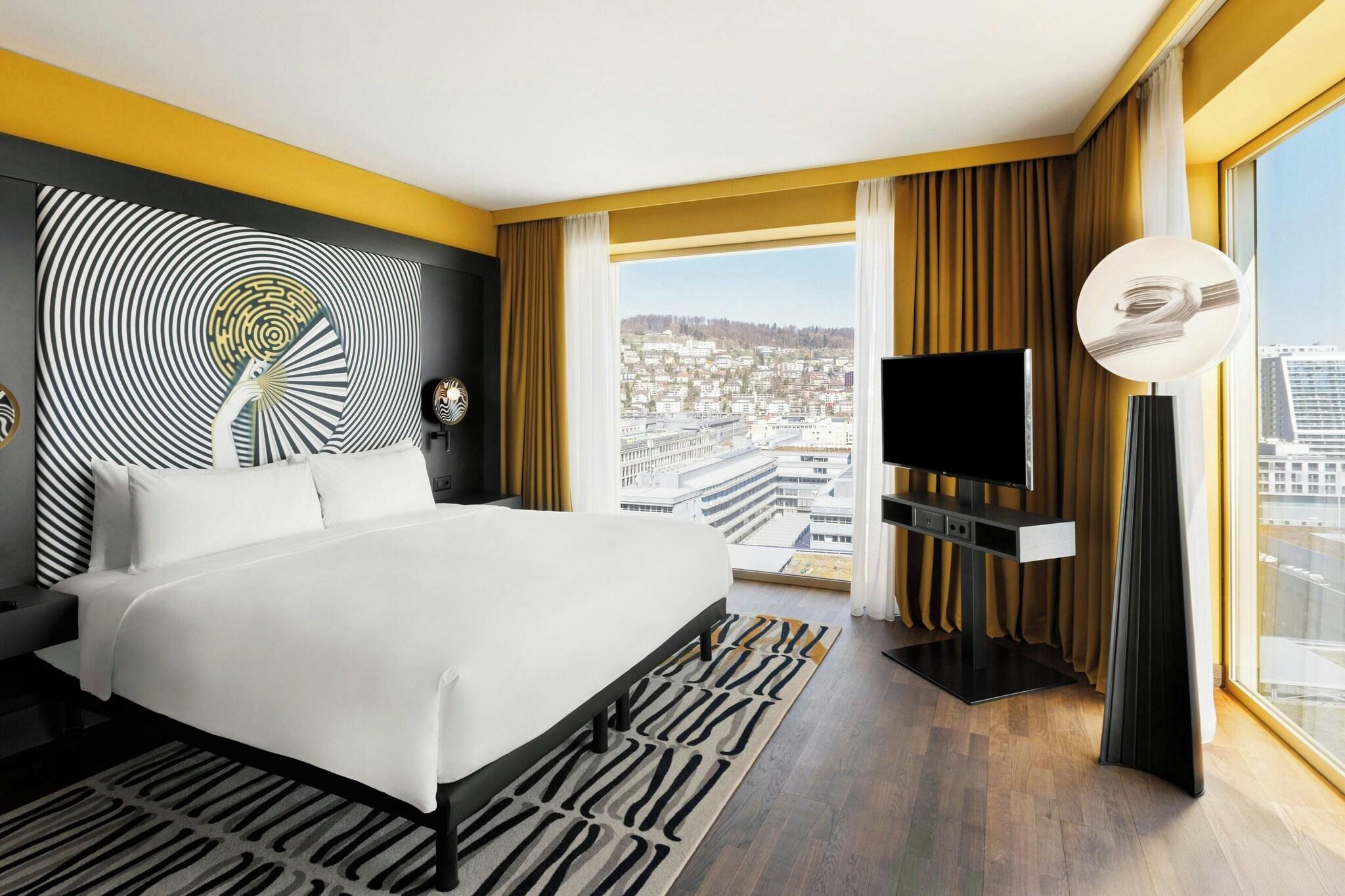 Suite, King Bed