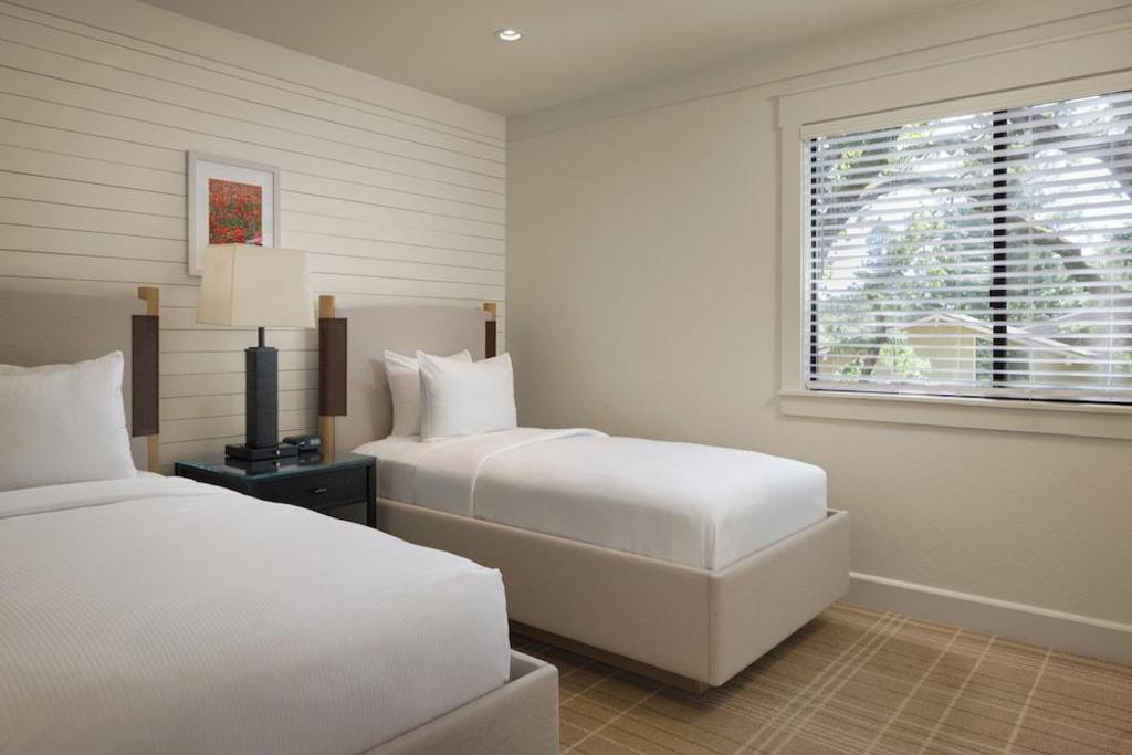 3 Bedrooms, Creek, Oak, Premium, Suite, King Bed